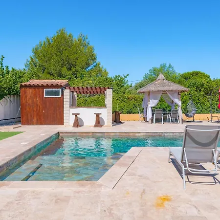 Lovely In With Outdoor Swimming Pool Holiday home Arles